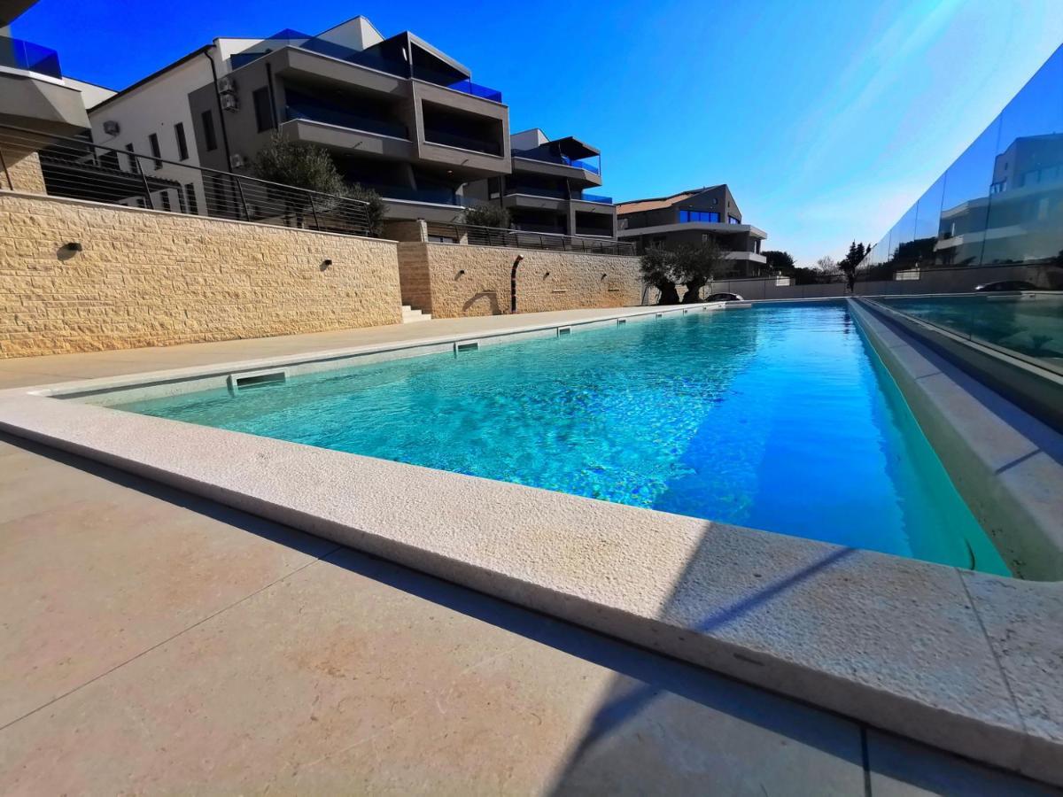 Black Pearl - Luxury Seaside App With Pool & Bbq, Istra Banjole Extérieur photo