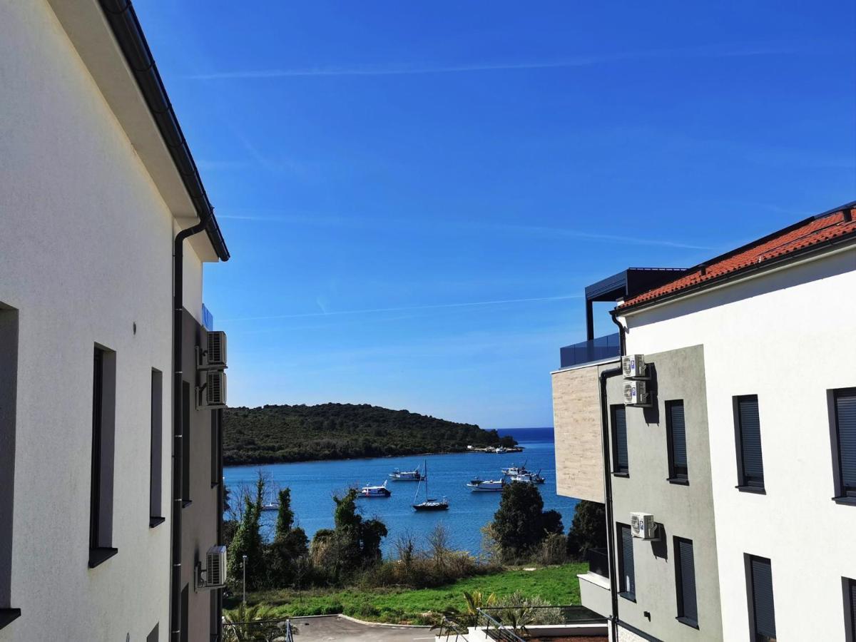 Black Pearl - Luxury Seaside App With Pool & Bbq, Istra Banjole Extérieur photo