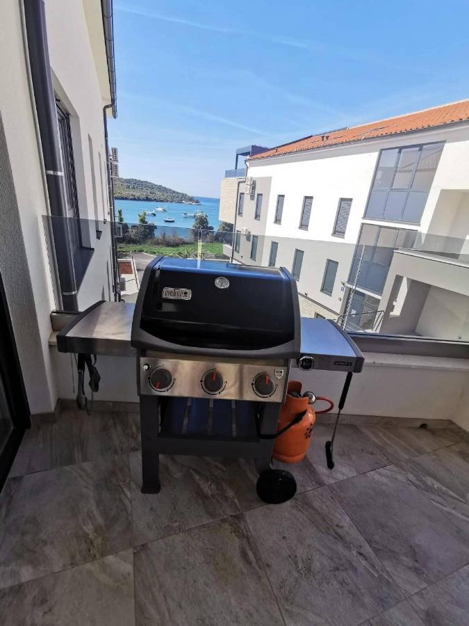 Black Pearl - Luxury Seaside App With Pool & Bbq, Istra Banjole Extérieur photo